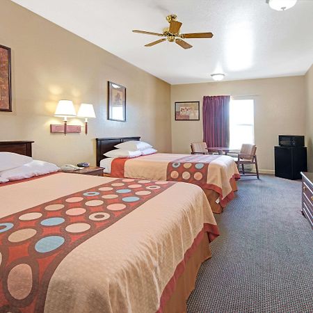 Hotel Super 8 By Wyndham St. Louis Airport Woodson Terrace Zewnętrze zdjęcie