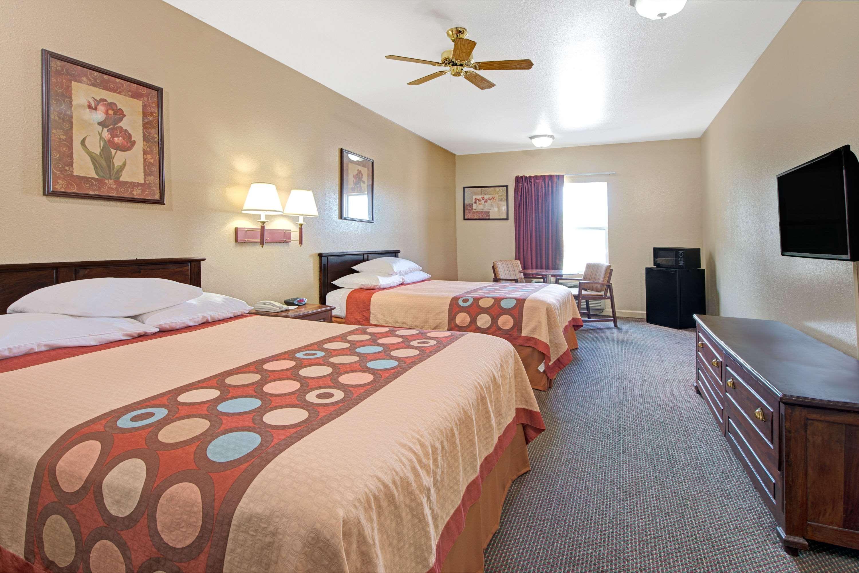 Hotel Super 8 By Wyndham St. Louis Airport Woodson Terrace Zewnętrze zdjęcie